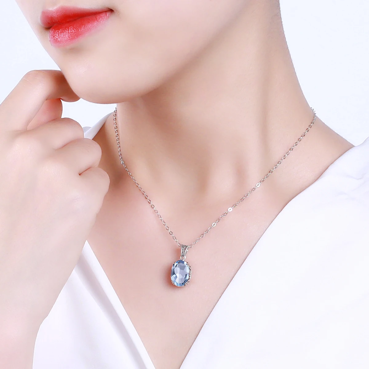 pendentif en argent avec pierre d'aigue-marine