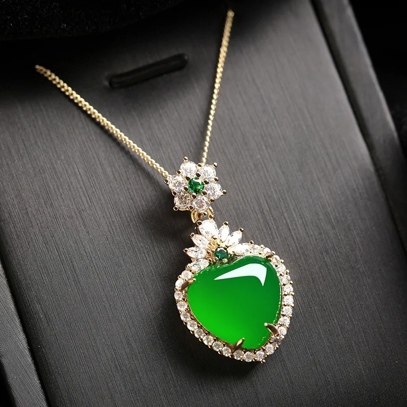 pendentif jade cœur