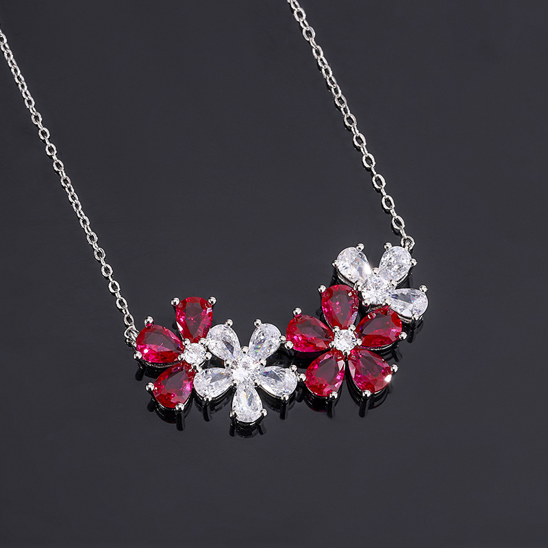 pendentif rubis floral