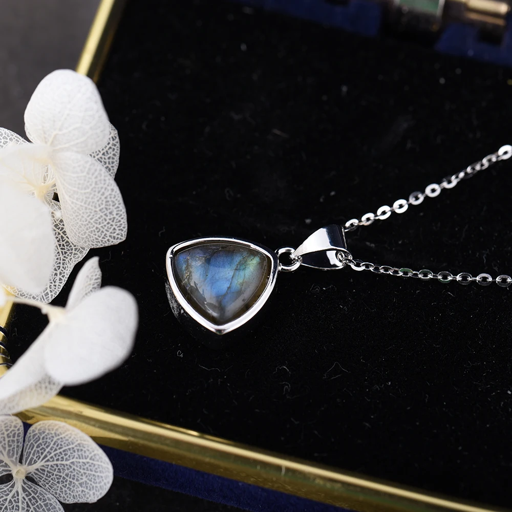 pendentif en argent avec labradorite celtique