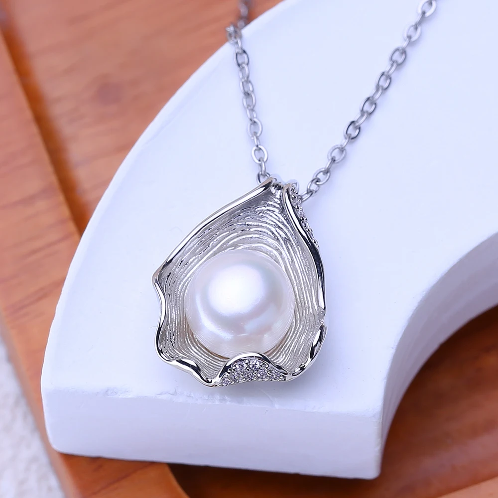 pendentif elegant avec perle nacrée