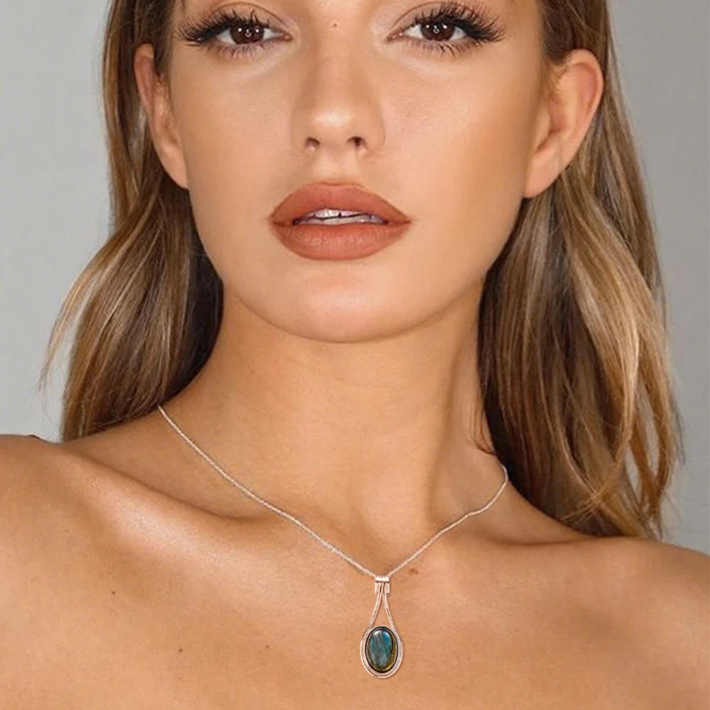 bijou en Labradorite Goutte avec finition argentée