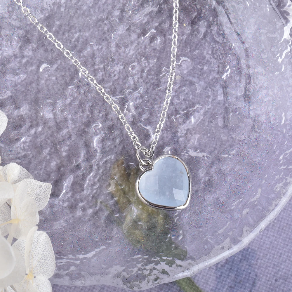 bijou pendentif coeur en aigue-marine