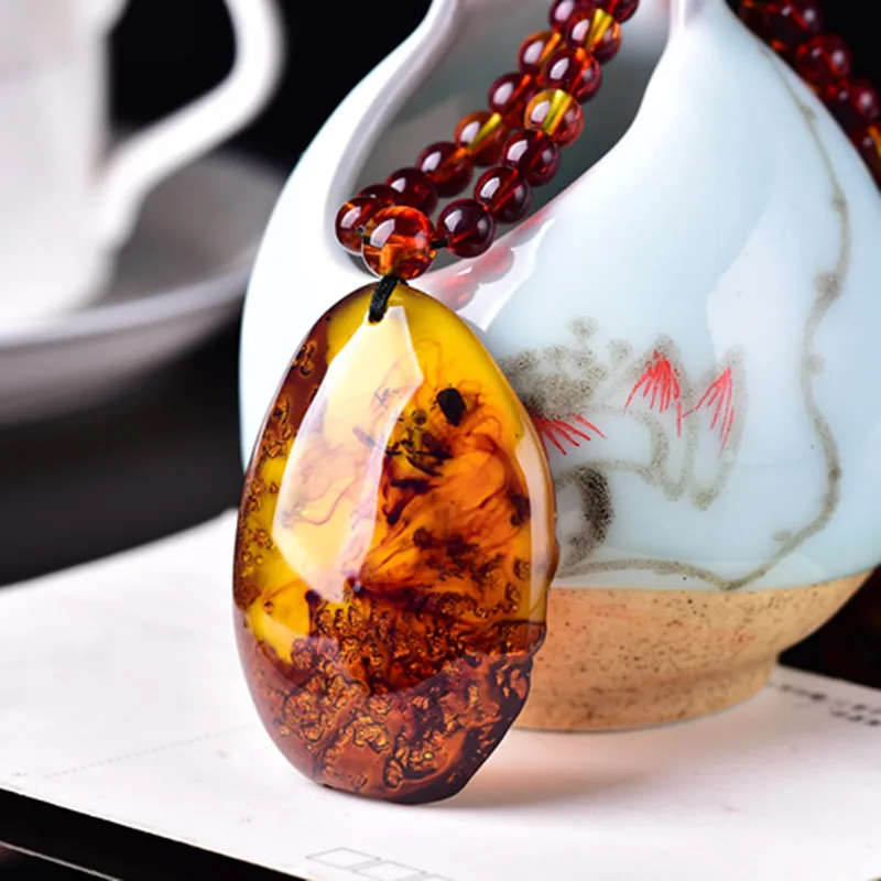 bijou en ambre cognac naturel