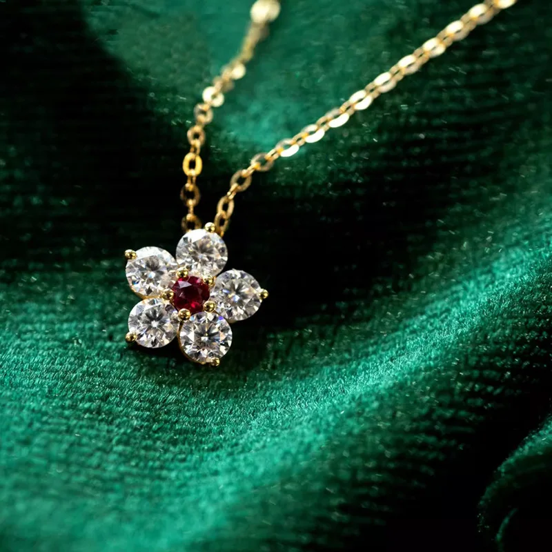 pendentif certifié en pierre rubis