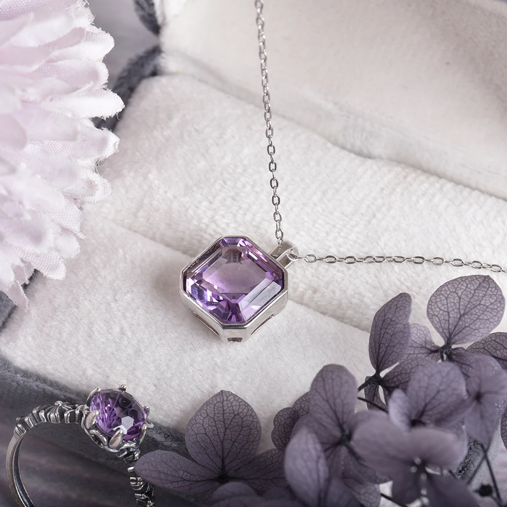 bijou en améthyste carré maison du pendentif