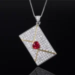 pendentif rubis lettre