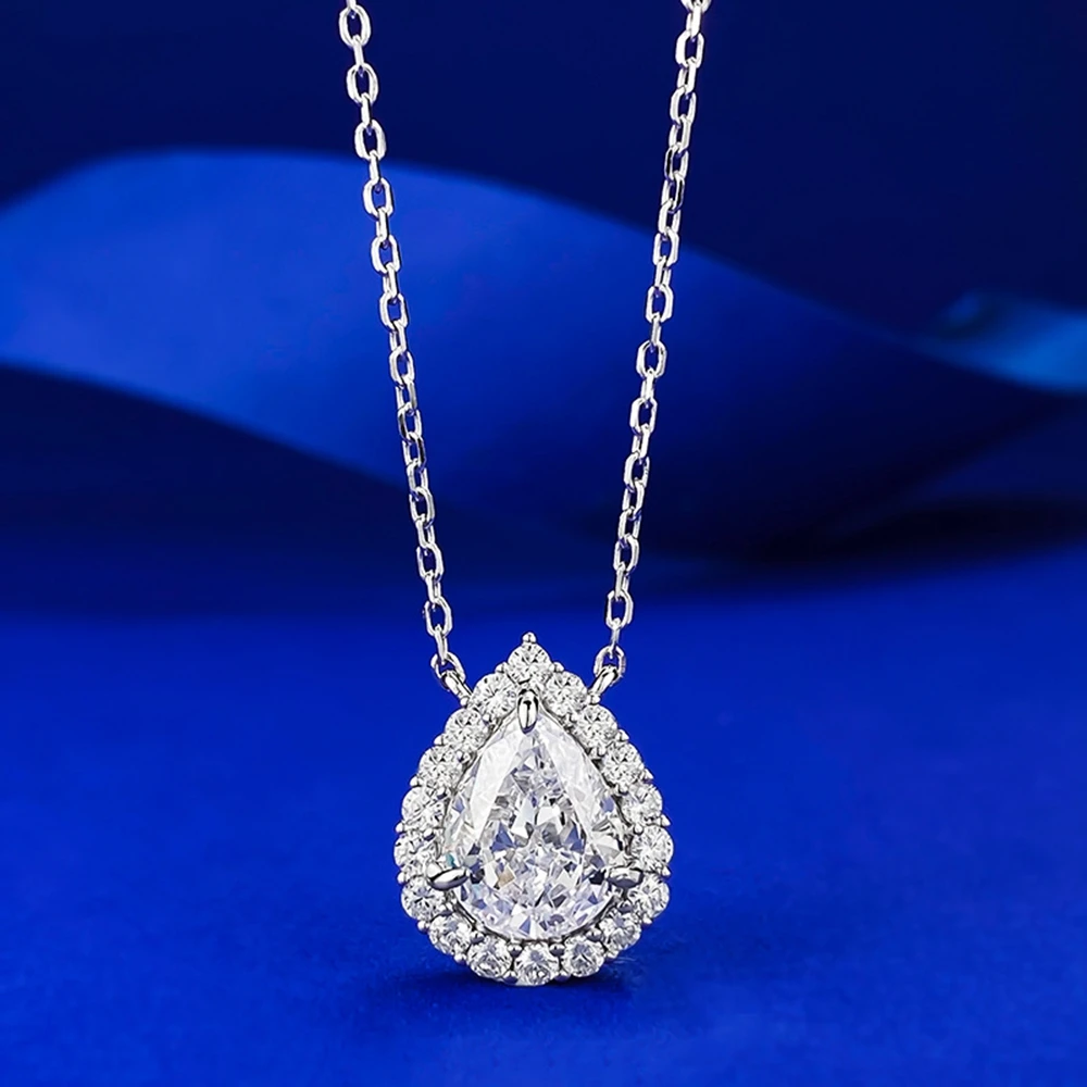 bijou saphir forme goutte d'eau élégant