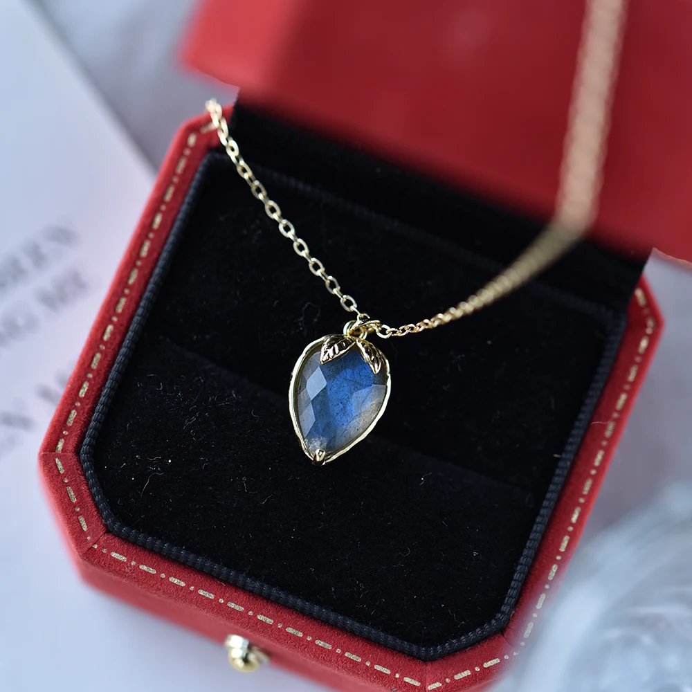 bijou en Labradorite avec chaîne ajustable