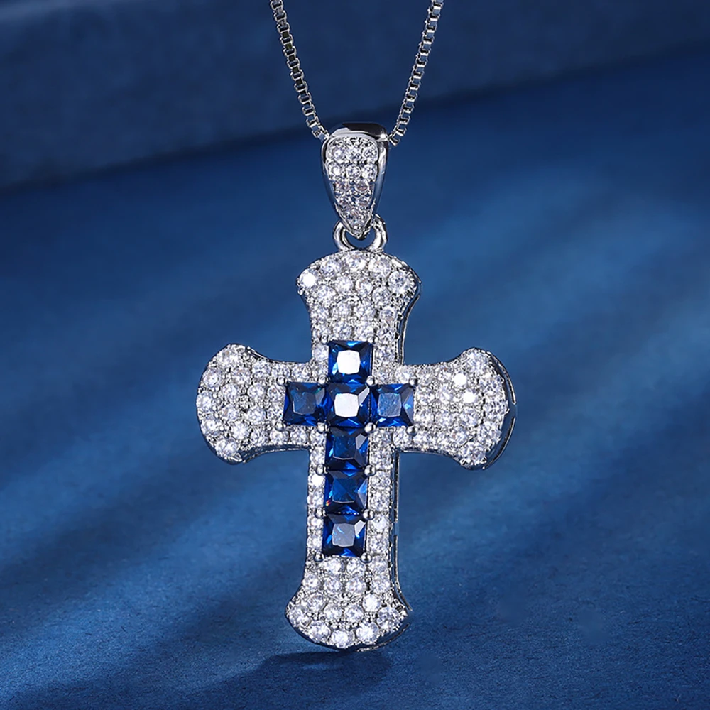 pendentif croix saphir