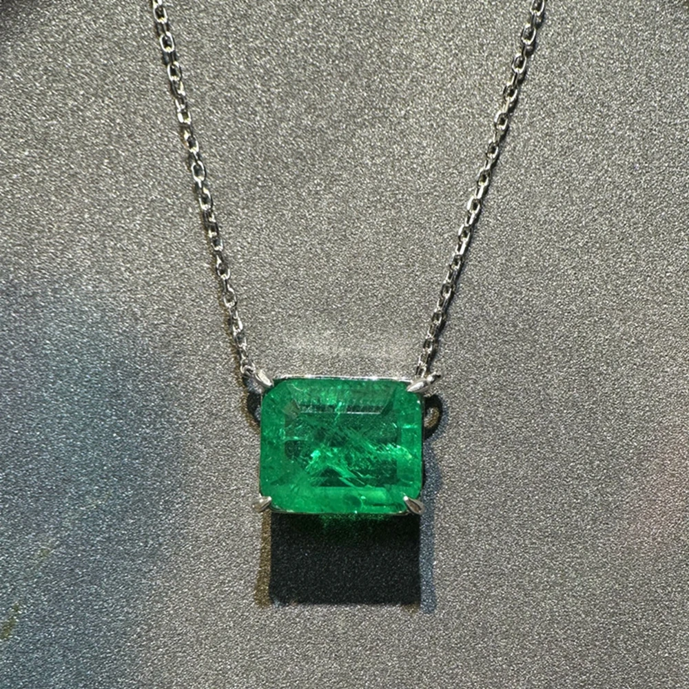 bijou émeraude rectangulaire