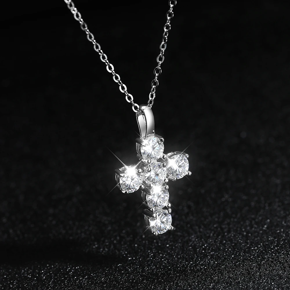 pendentif avec symbole croix