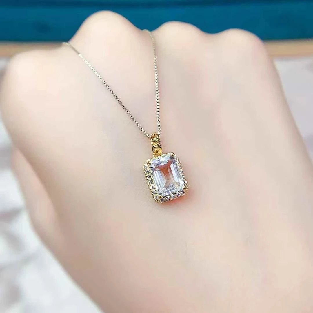pendentif élégant en topaze et or