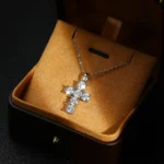 pendentif diamant croix