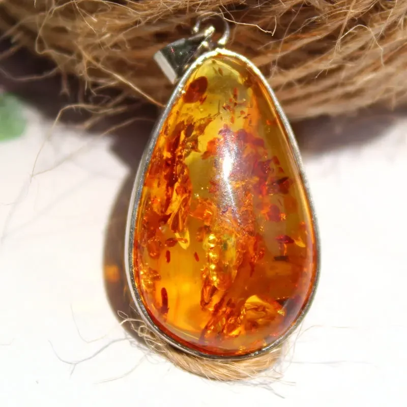 bijou en ambre goutte en forme de goutte