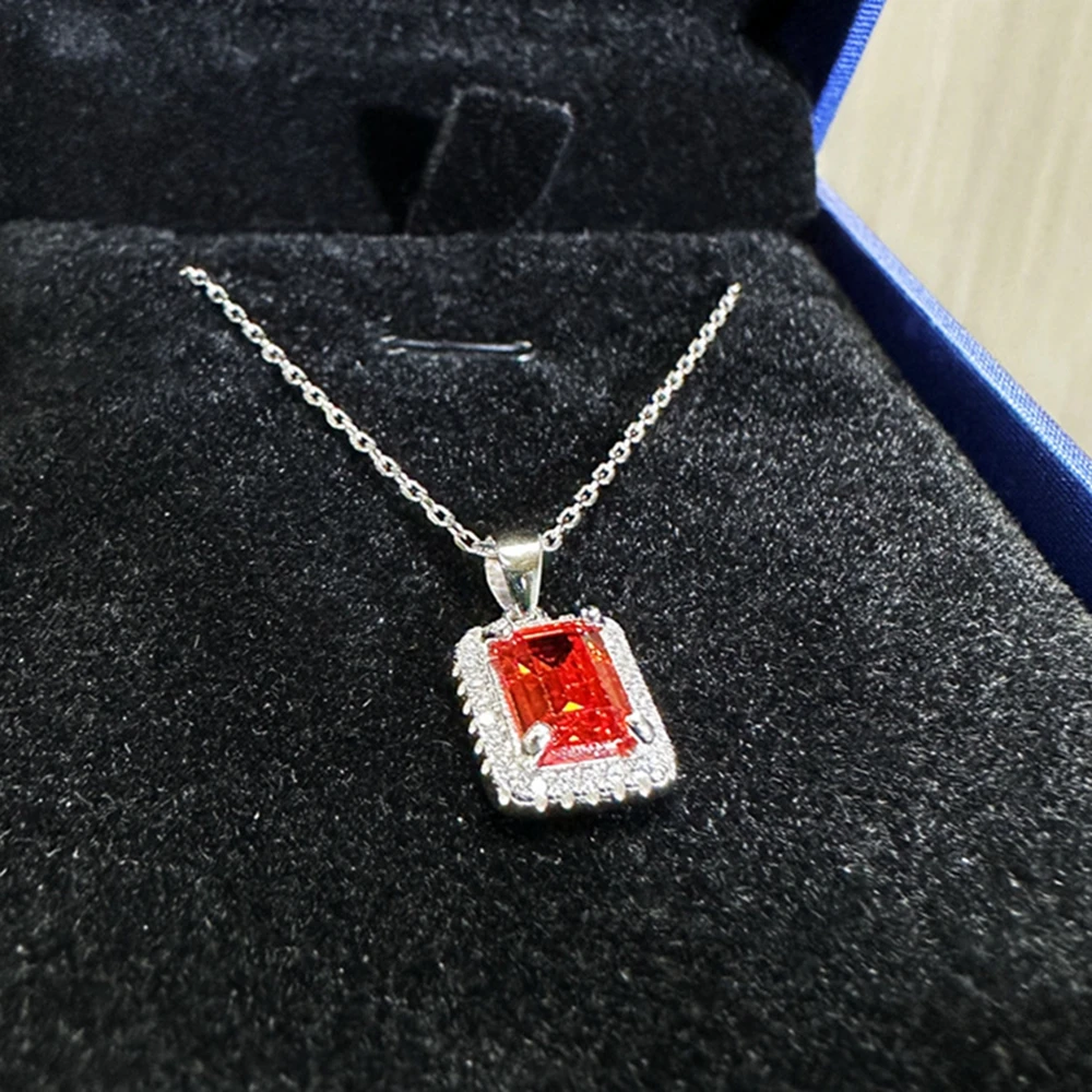 pendentif précieux rubis et argent
