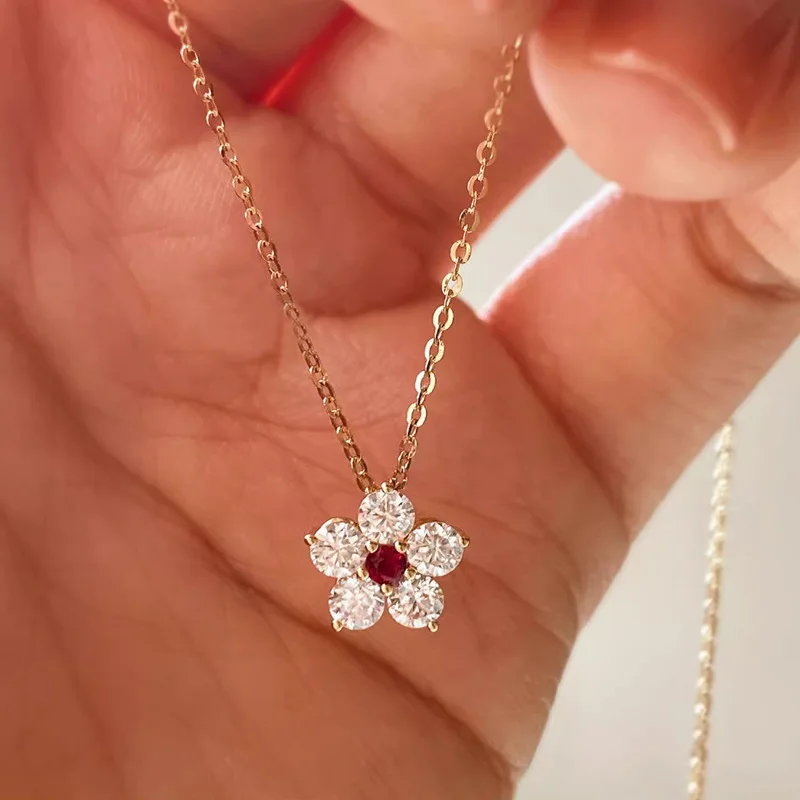 pendentif rubis fleur