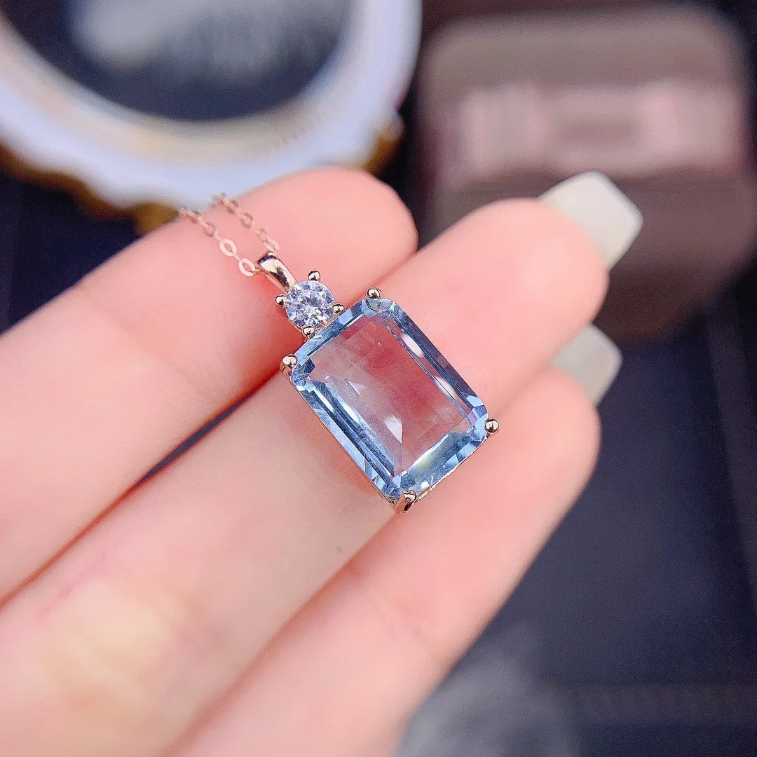 pendentif en argent avec zirconium