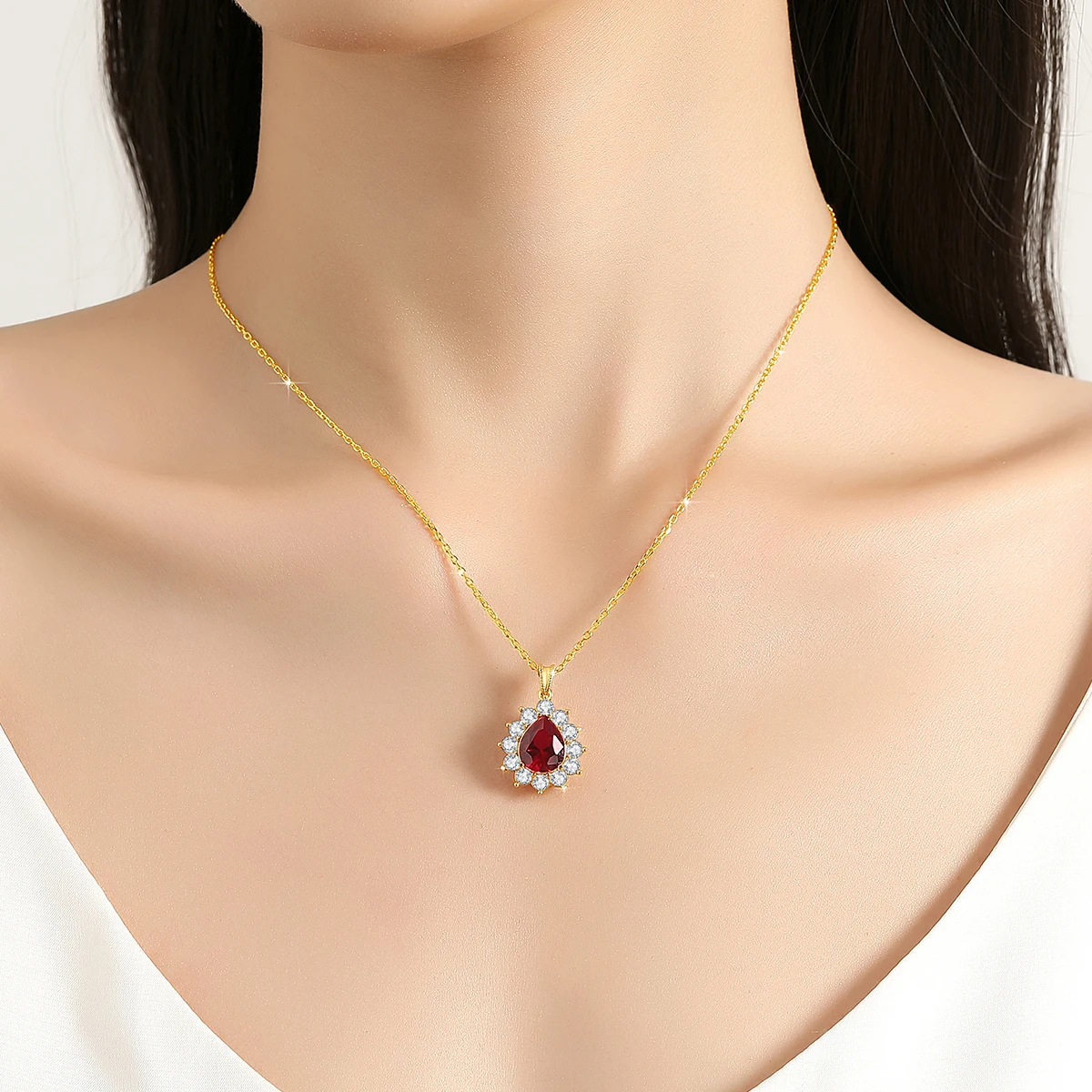 pendentif or et rubis soleil