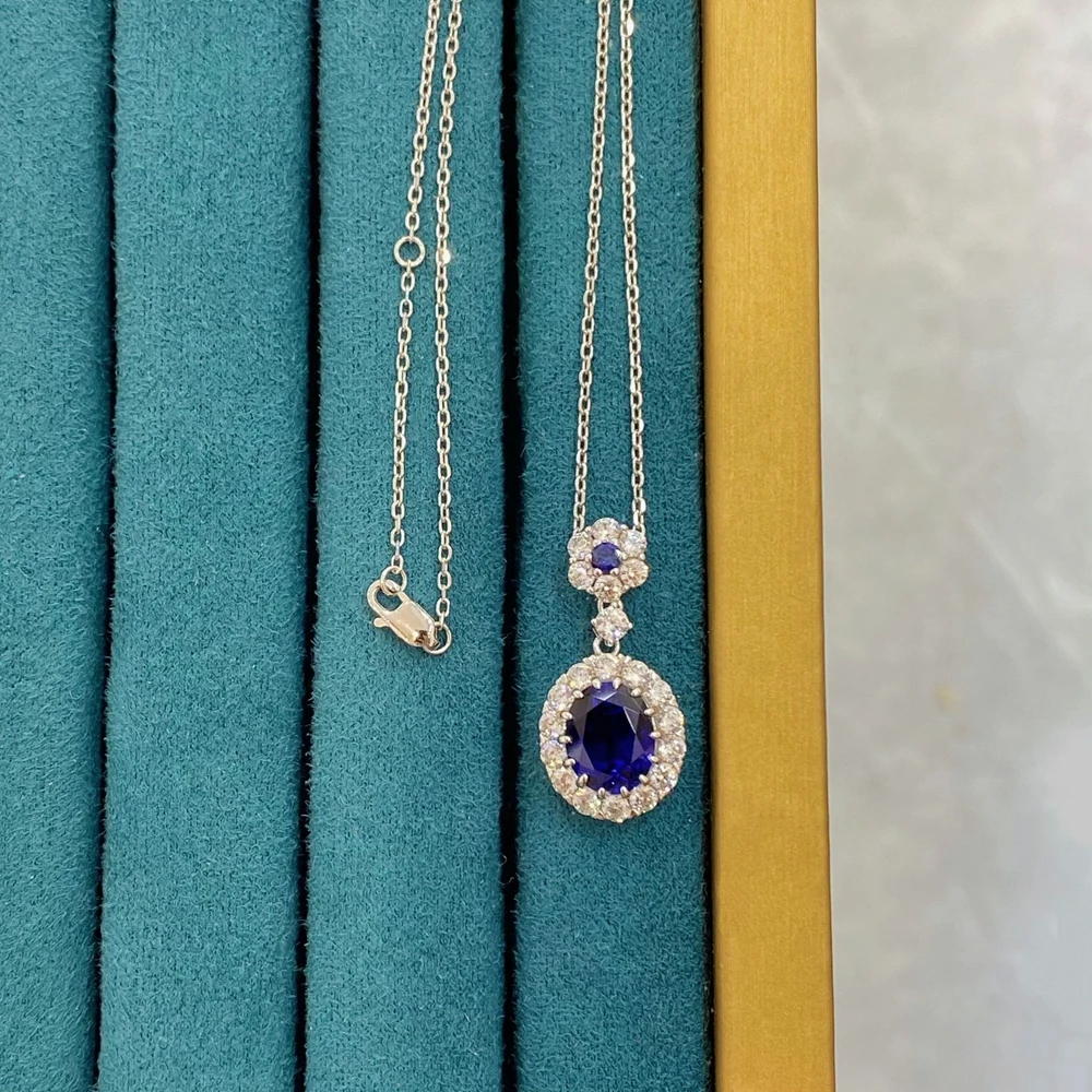 pendentif élégant avec saphir et diamant
