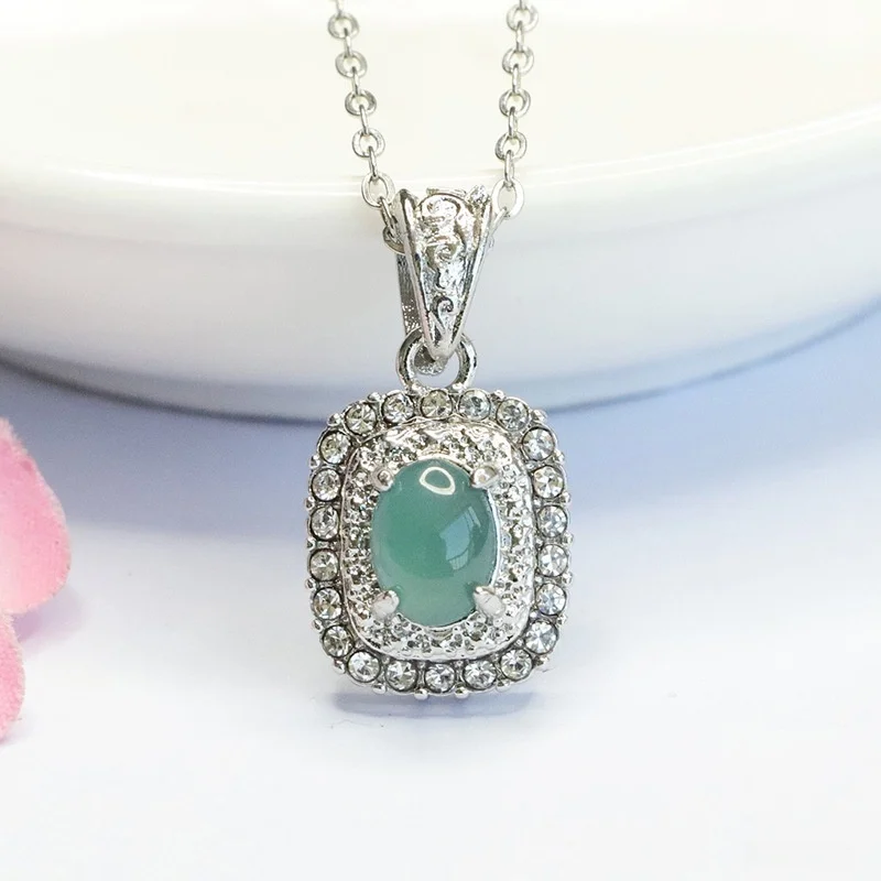 pendentif jade femme