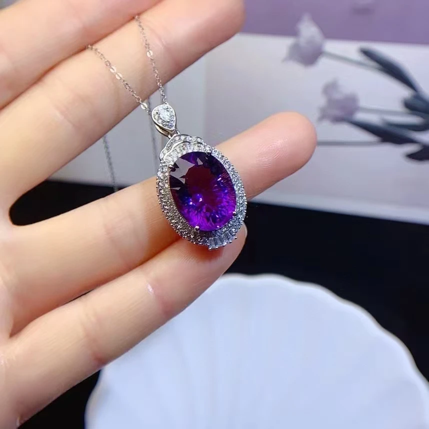 bijou en argent avec pierre d'améthyste