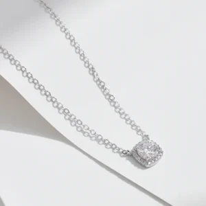 pendentif carré diamant maison du pendentif