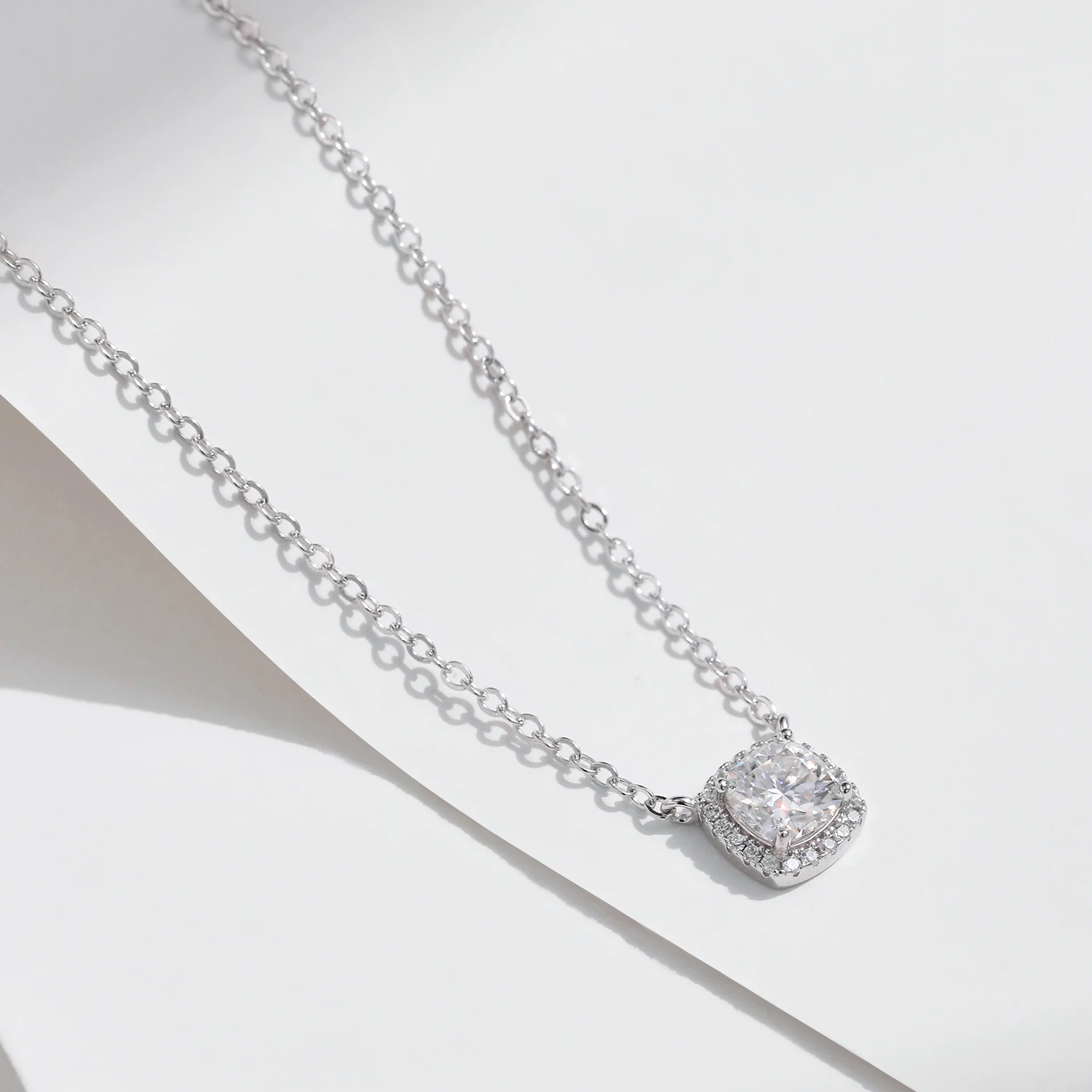 pendentif carré diamant maison du pendentif