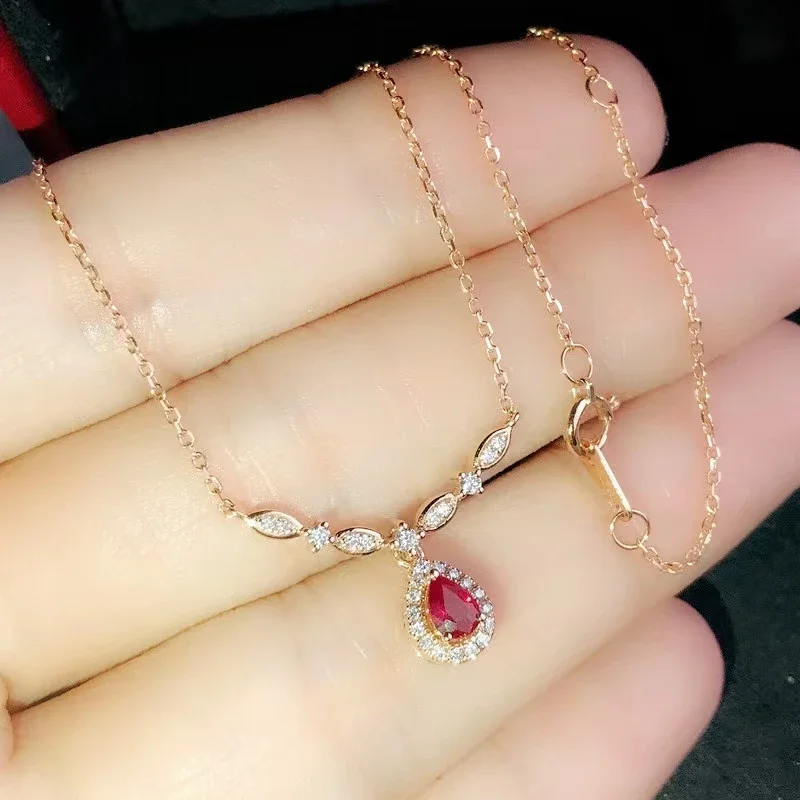 bijou pendentif élégant en laboratoire