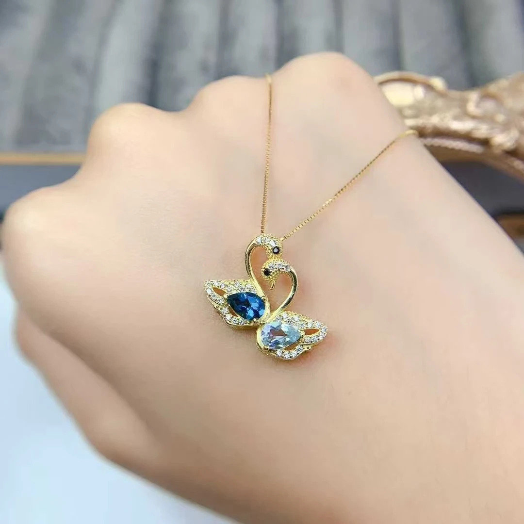 pendentif en topaze selon forme cygne