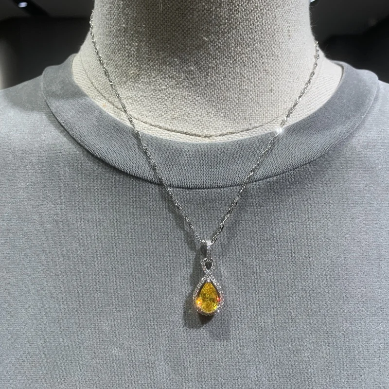 collier avec pendentif citrine
