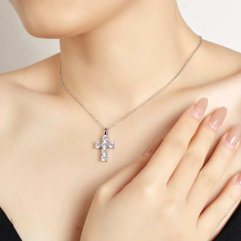bijou religieux diamant