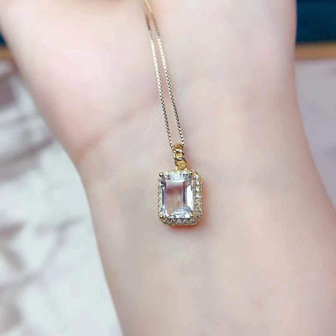 collier avec pierre de topaze blanche