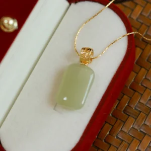 pendentif Jade Vert en forme rectangulaire arrondi