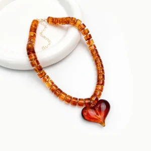 pendentif ambre cœur en résine