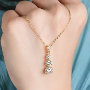 pendentif 3 diamants avec diamants éclatants