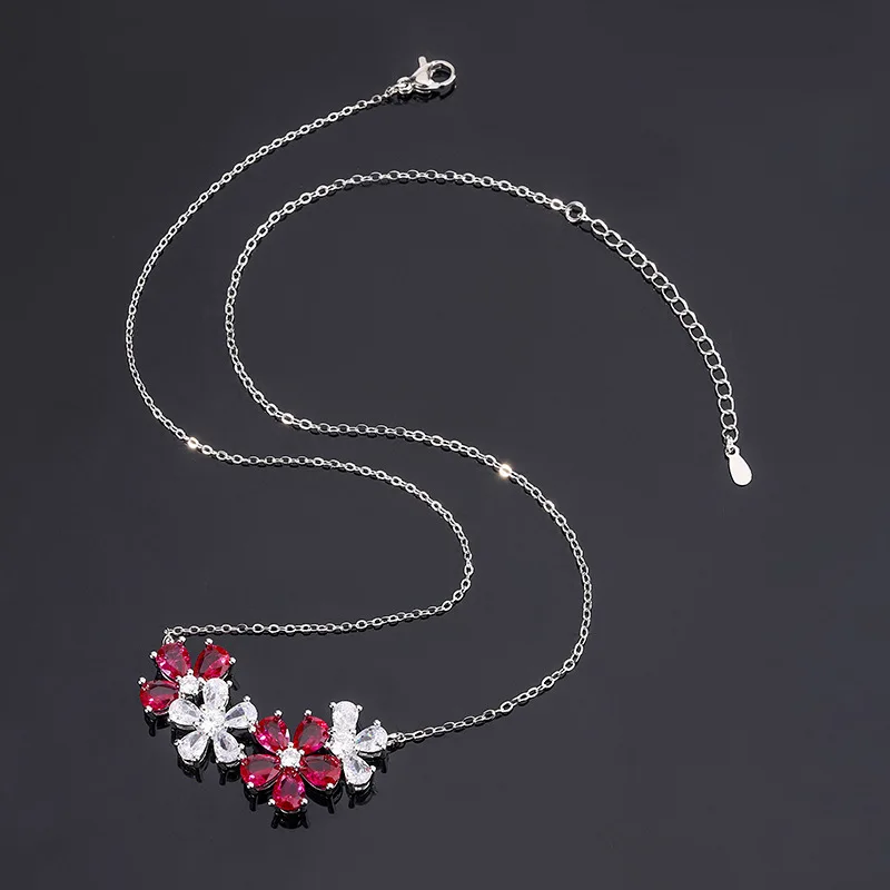 pendentif floral avec rubis