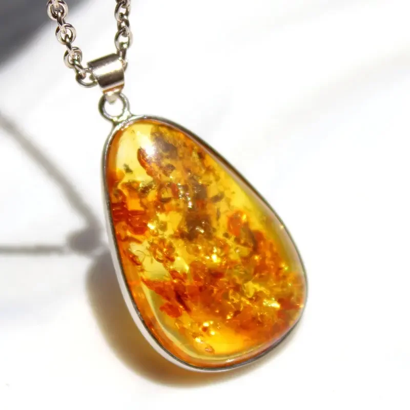 pendentif ambre goutte en ambre miel