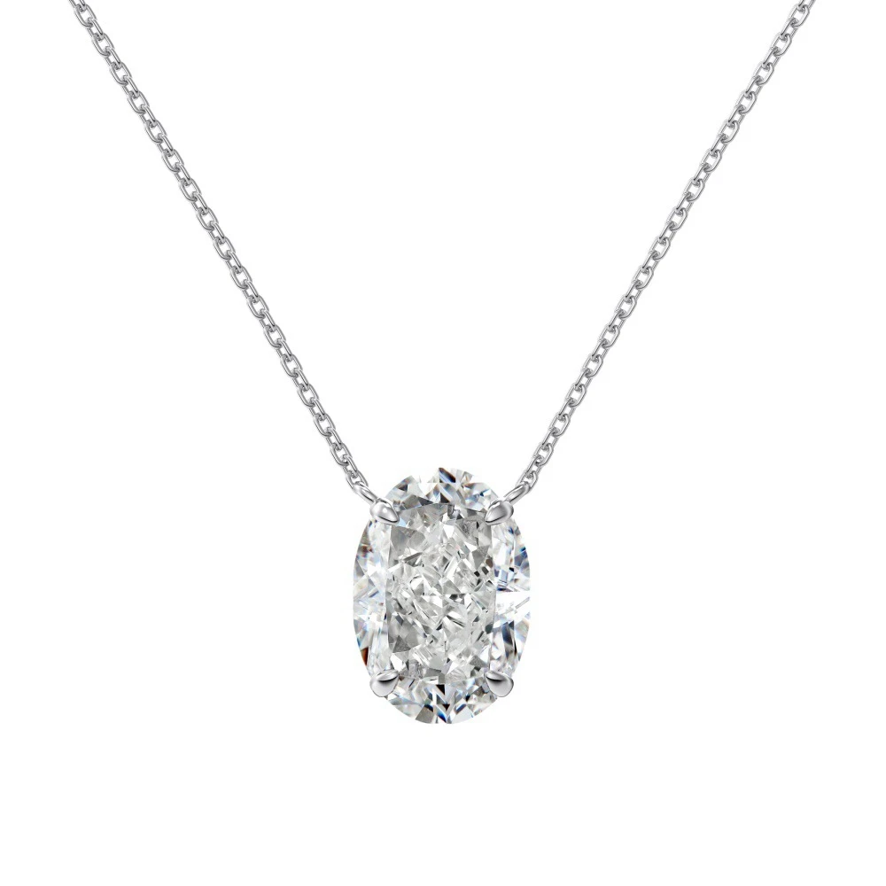 bijou précieux avec saphir blanc