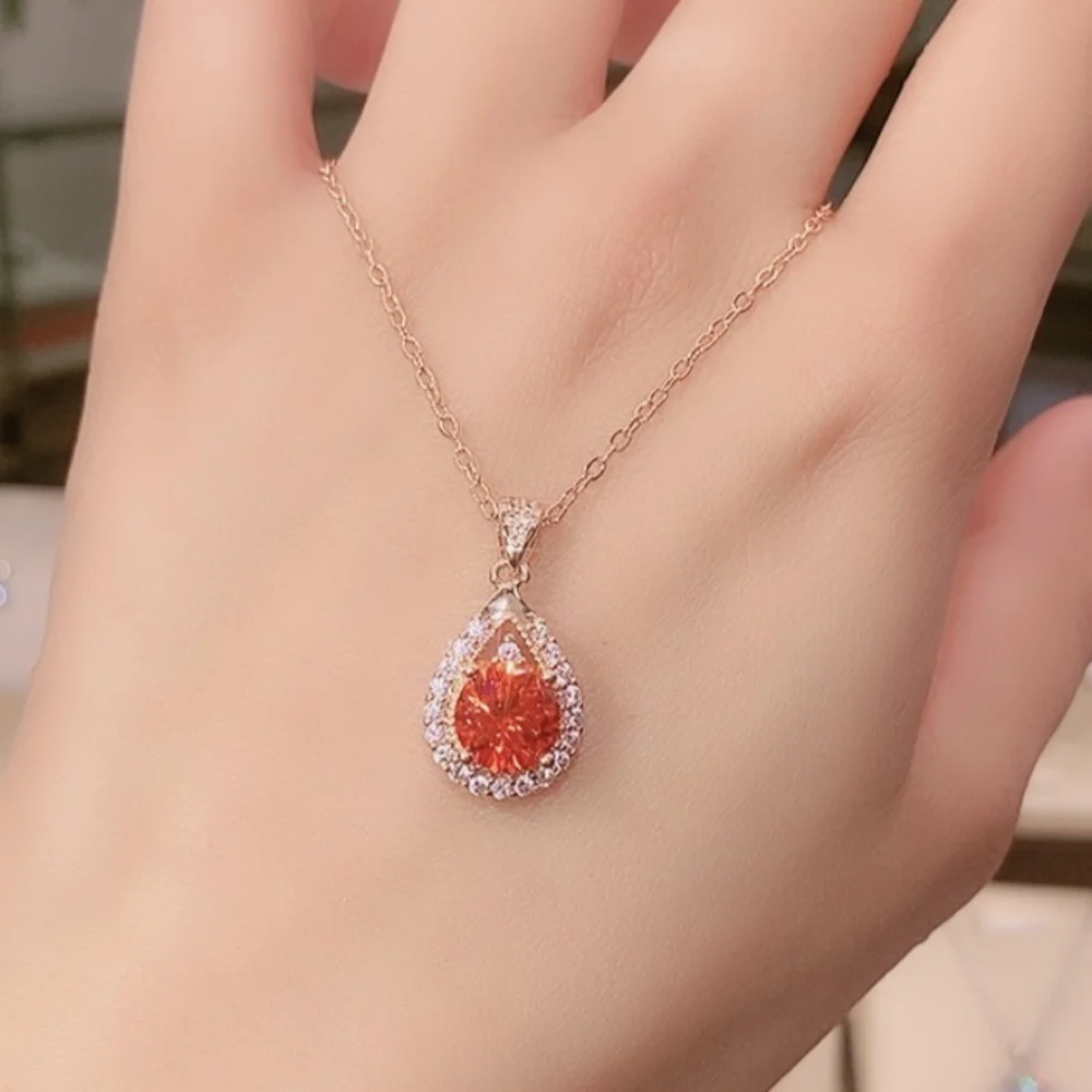 pendentif élégant avec rubis de laboratoire